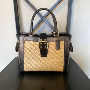 COACH Straw Black Leather Purse Magnetic Closure